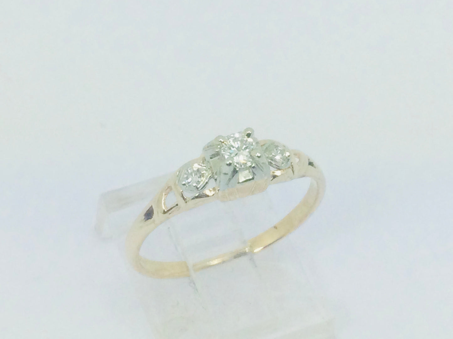 14k Yellow Gold Round Cut 15pt Diamond with Diamond Accent Ring