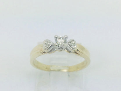 10k Yellow Gold Round Cut 14pt Diamond Heart Ring