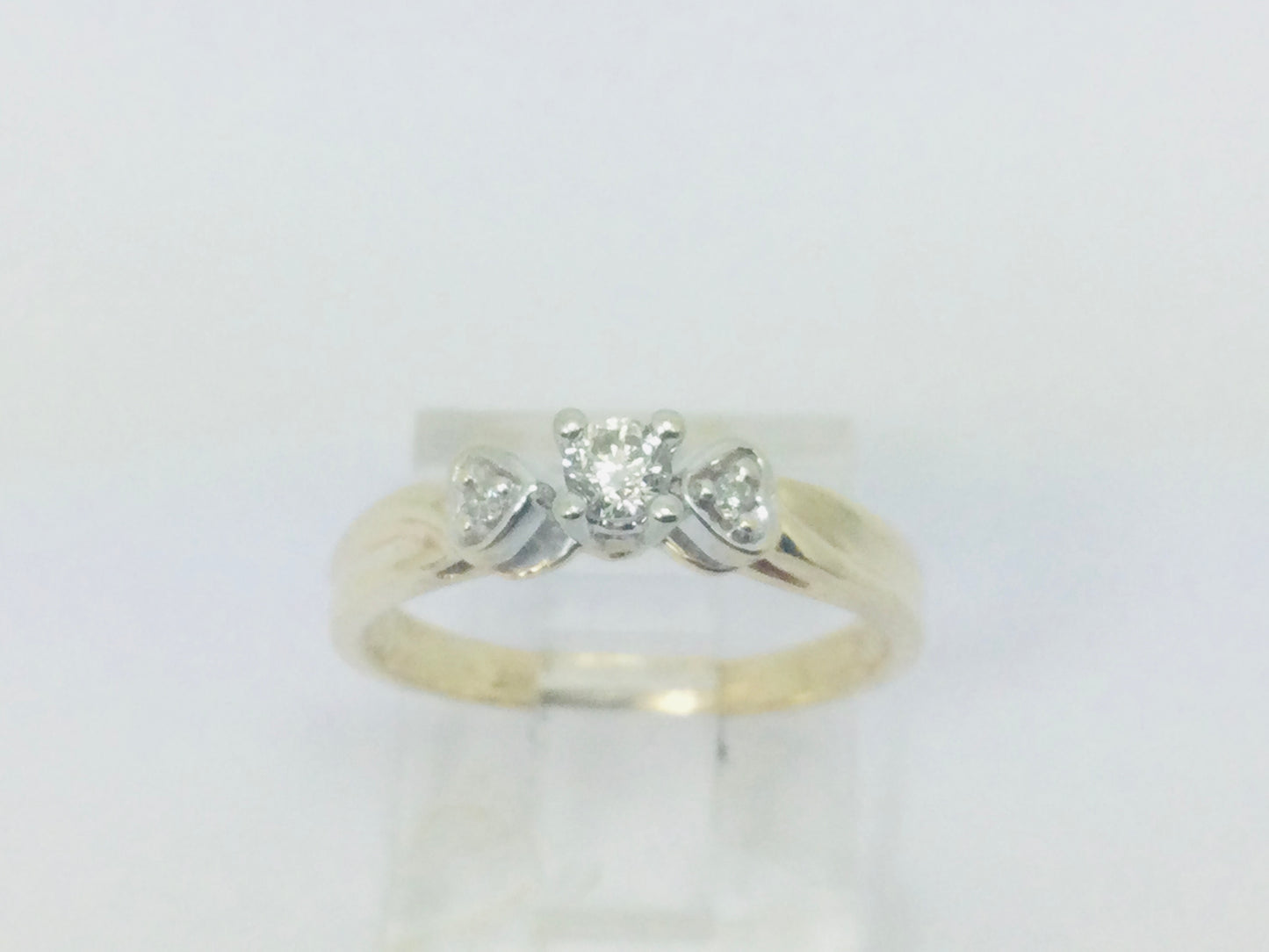 10k Yellow Gold Round Cut 14pt Diamond Heart Ring