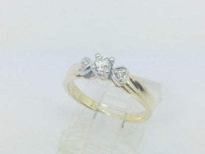 10k Yellow Gold Round Cut 14pt Diamond Heart Ring