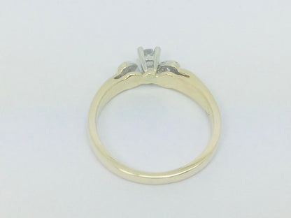 10k Yellow Gold Round Cut 14pt Diamond Heart Ring