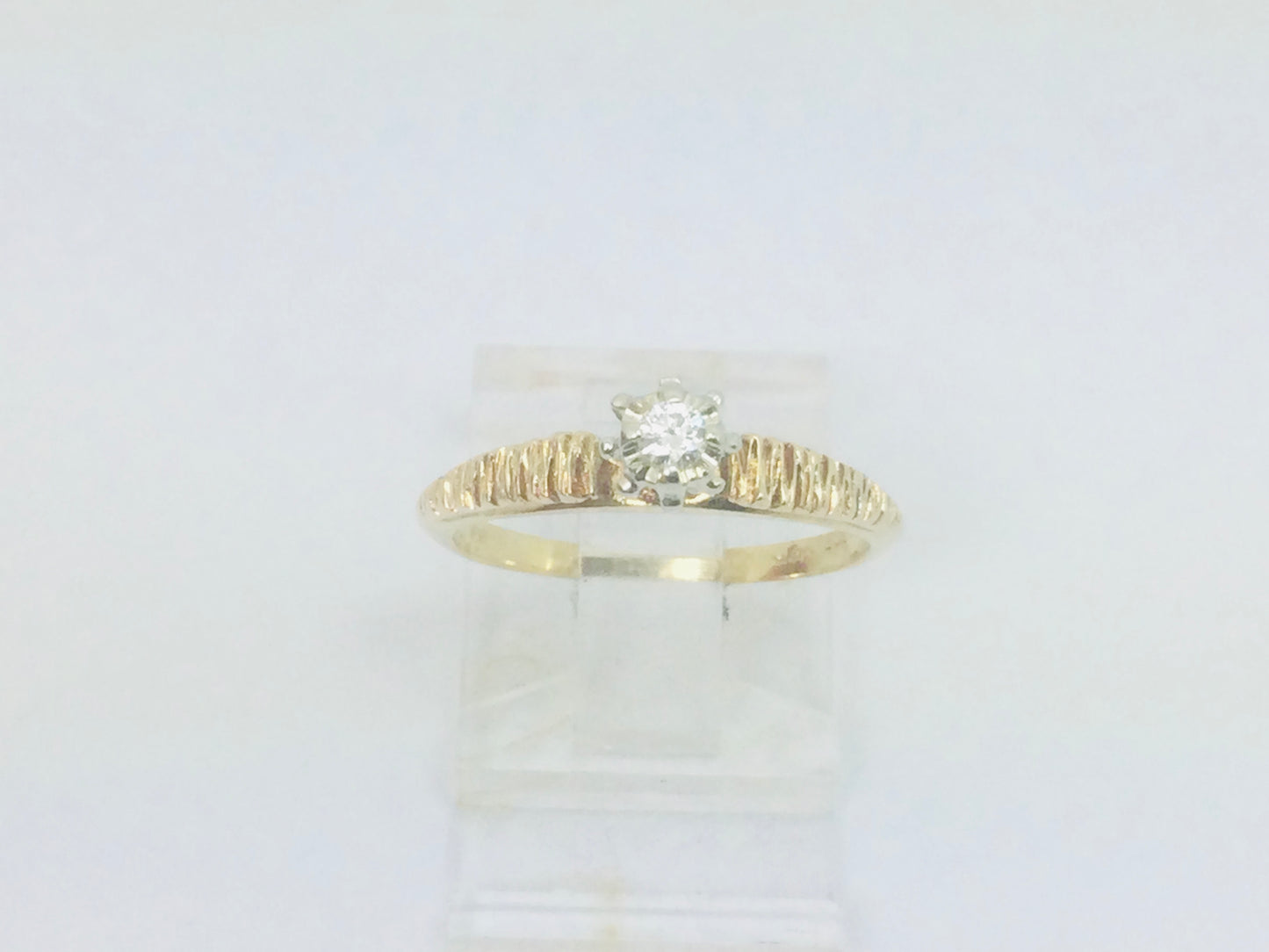 14k Yellow Gold Round Cut 6pt Diamond Illusion Set Ring