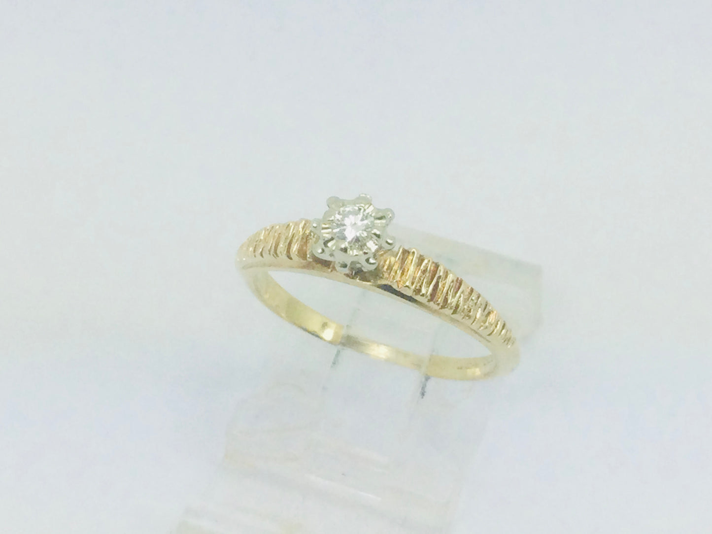 14k Yellow Gold Round Cut 6pt Diamond Illusion Set Ring