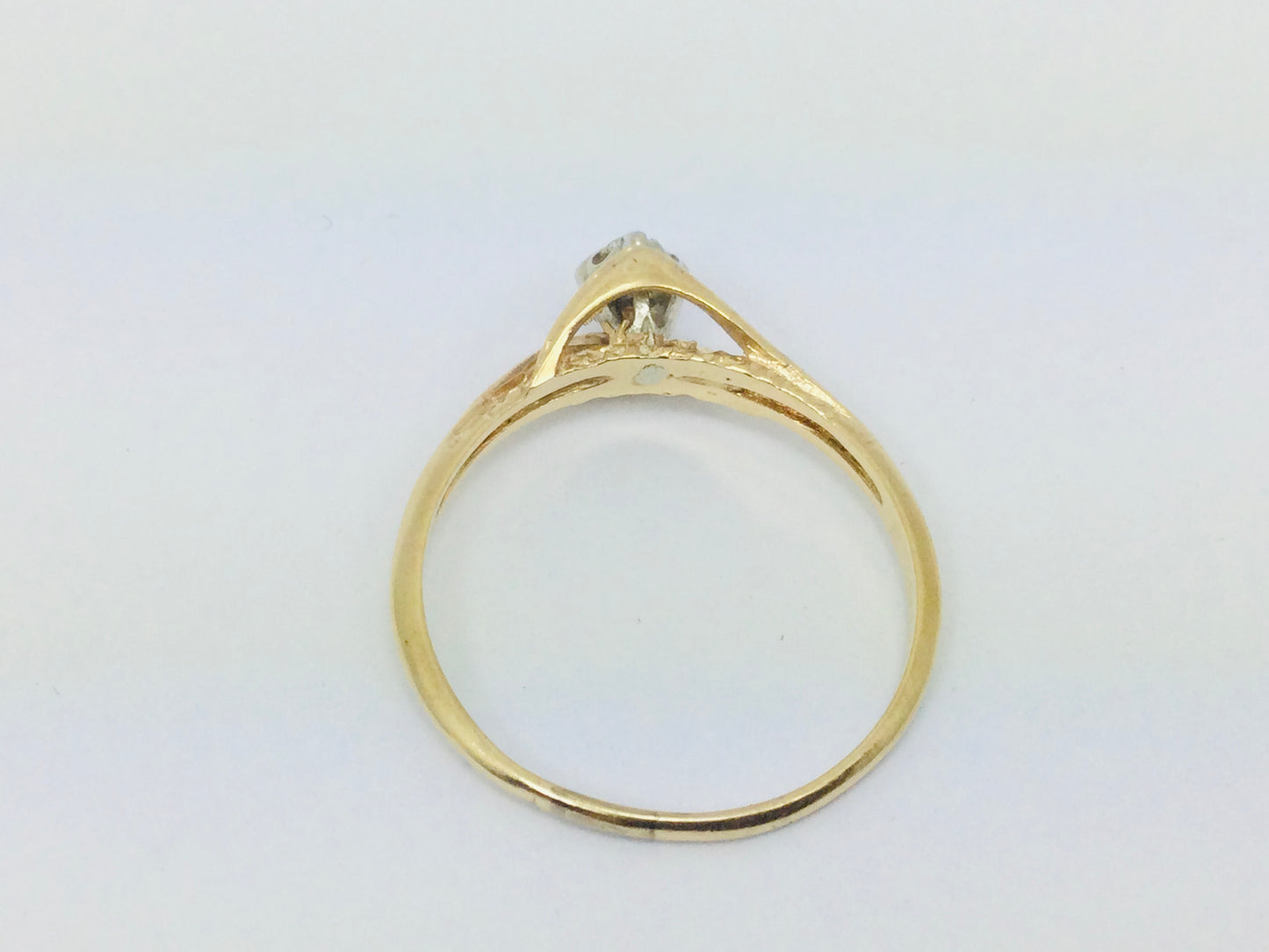 14k Yellow Gold Round Cut 5pt Diamond Illusion Set Ring