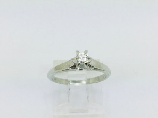 18k White Gold Round Cut 15pt Diamond Solitaire Ring