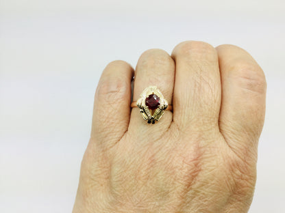 10k Yellow Gold 60pt Round Cut Garnet January Birthstone Ring